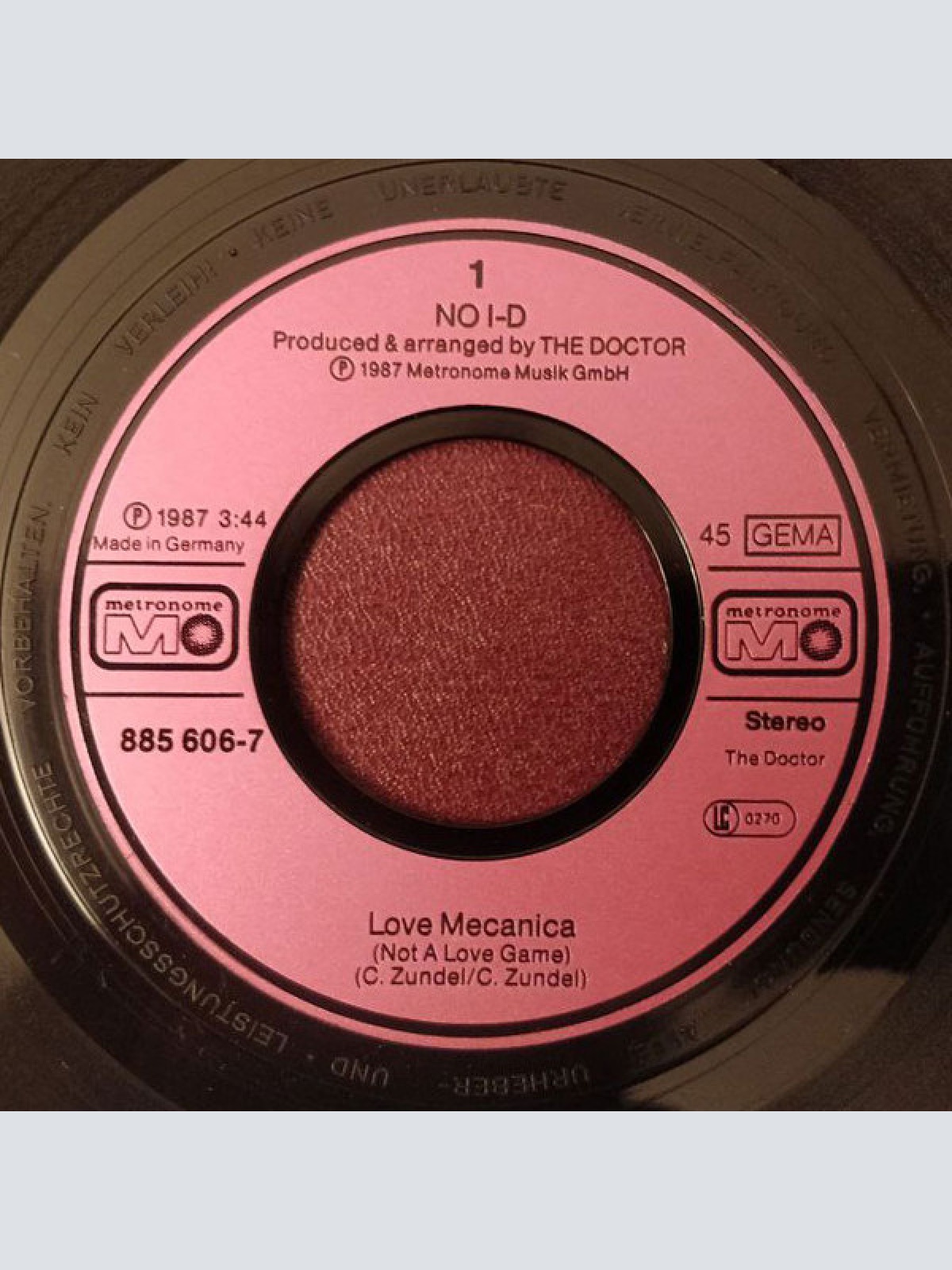 Vinyl / NO I-D - Love Mecanica (Not A Lovegame)