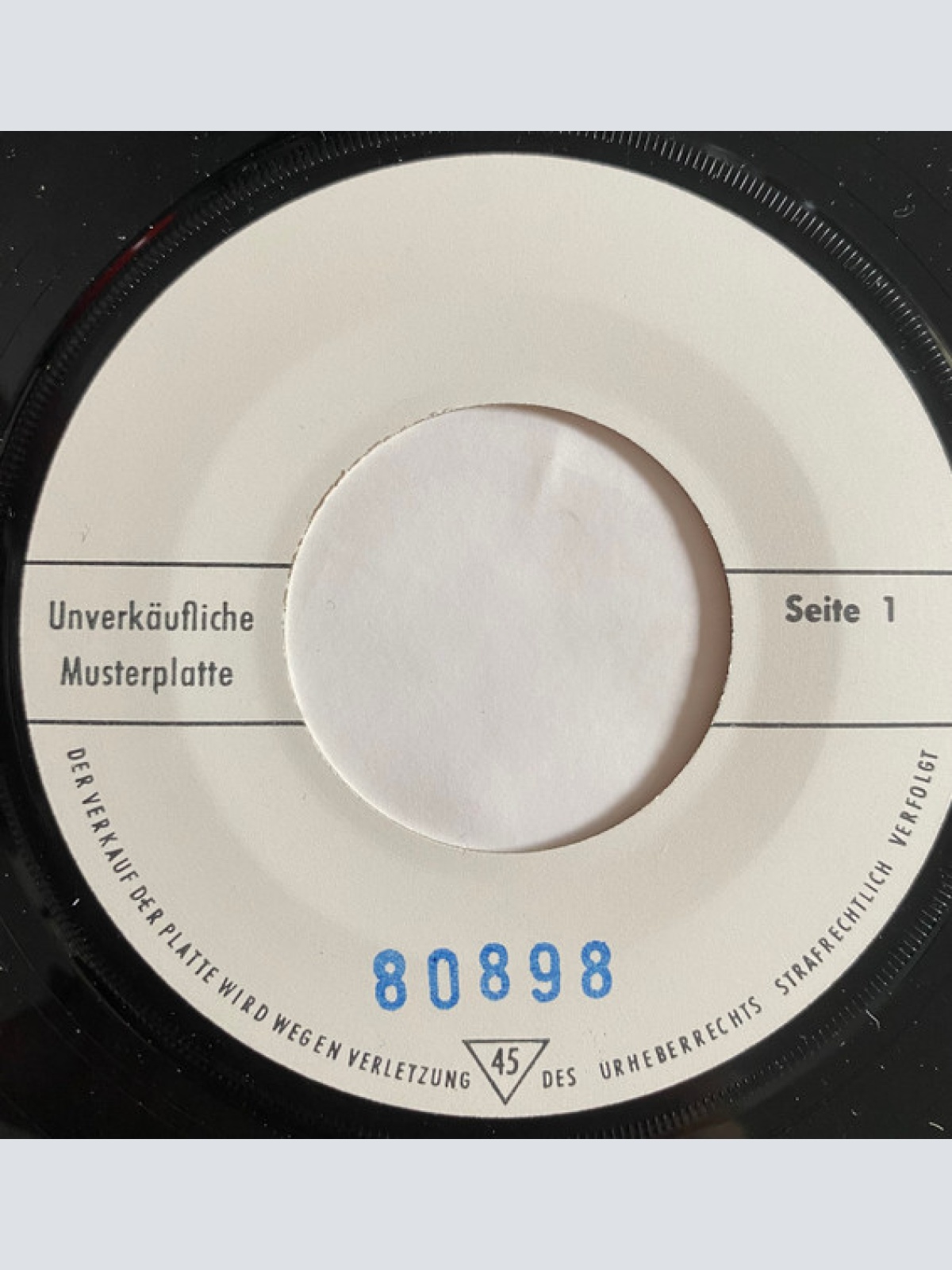 Vinyl / Susan Raye - L.A. International Airport / Merry-Go-Round Of Love