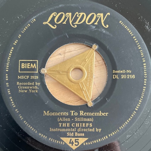 Vinyl / The Chiefs (3) - Moments To Remember