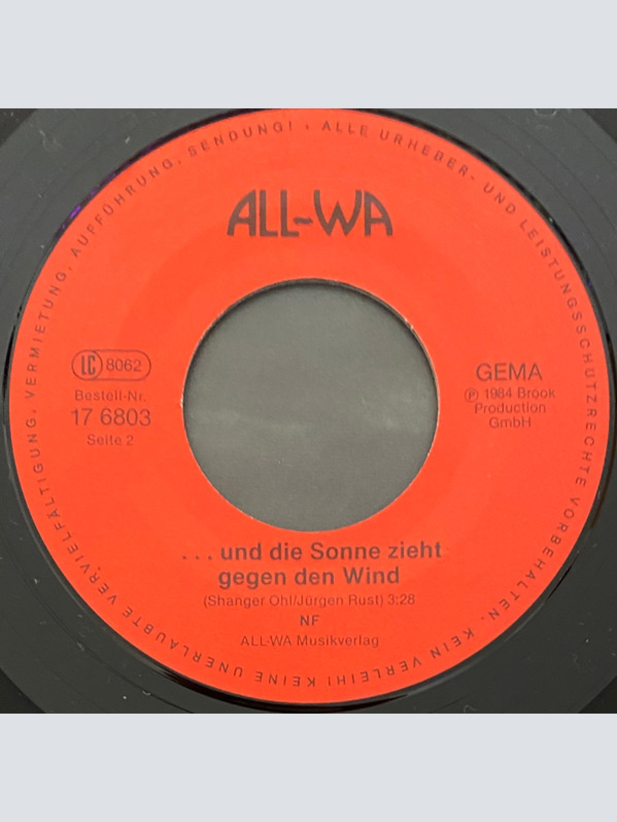 Vinyl / NF (5) - NF / ... Und Die Sonne Zieht Gegen Den Wind