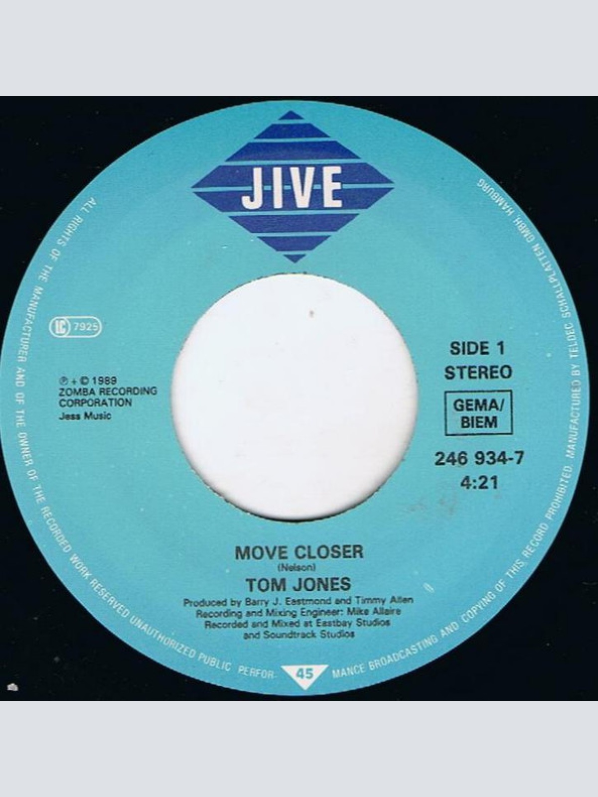 Vinyl / Tom Jones - Move Closer