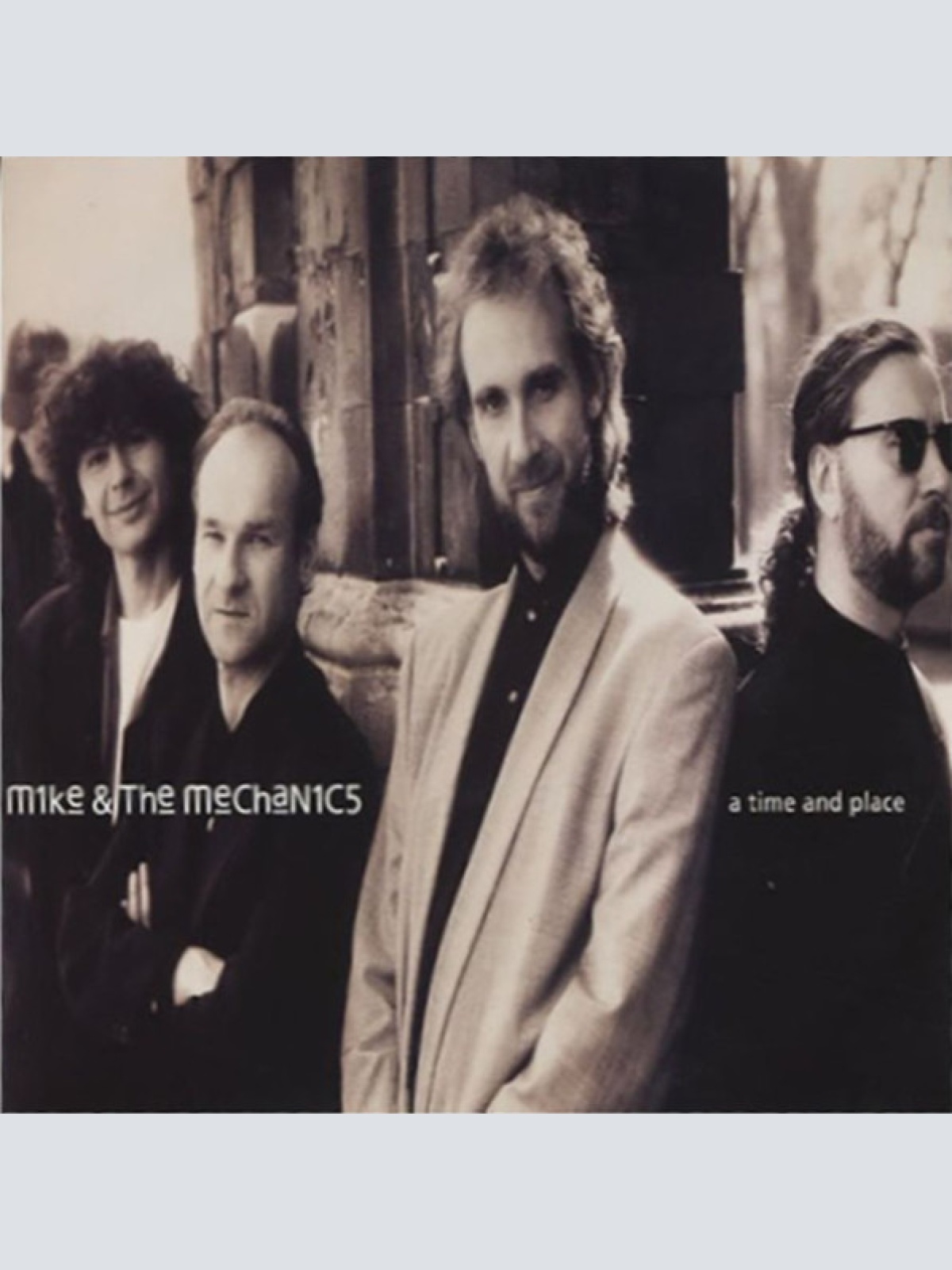 Vinyl / Mike & The Mechanics - A Time And Place