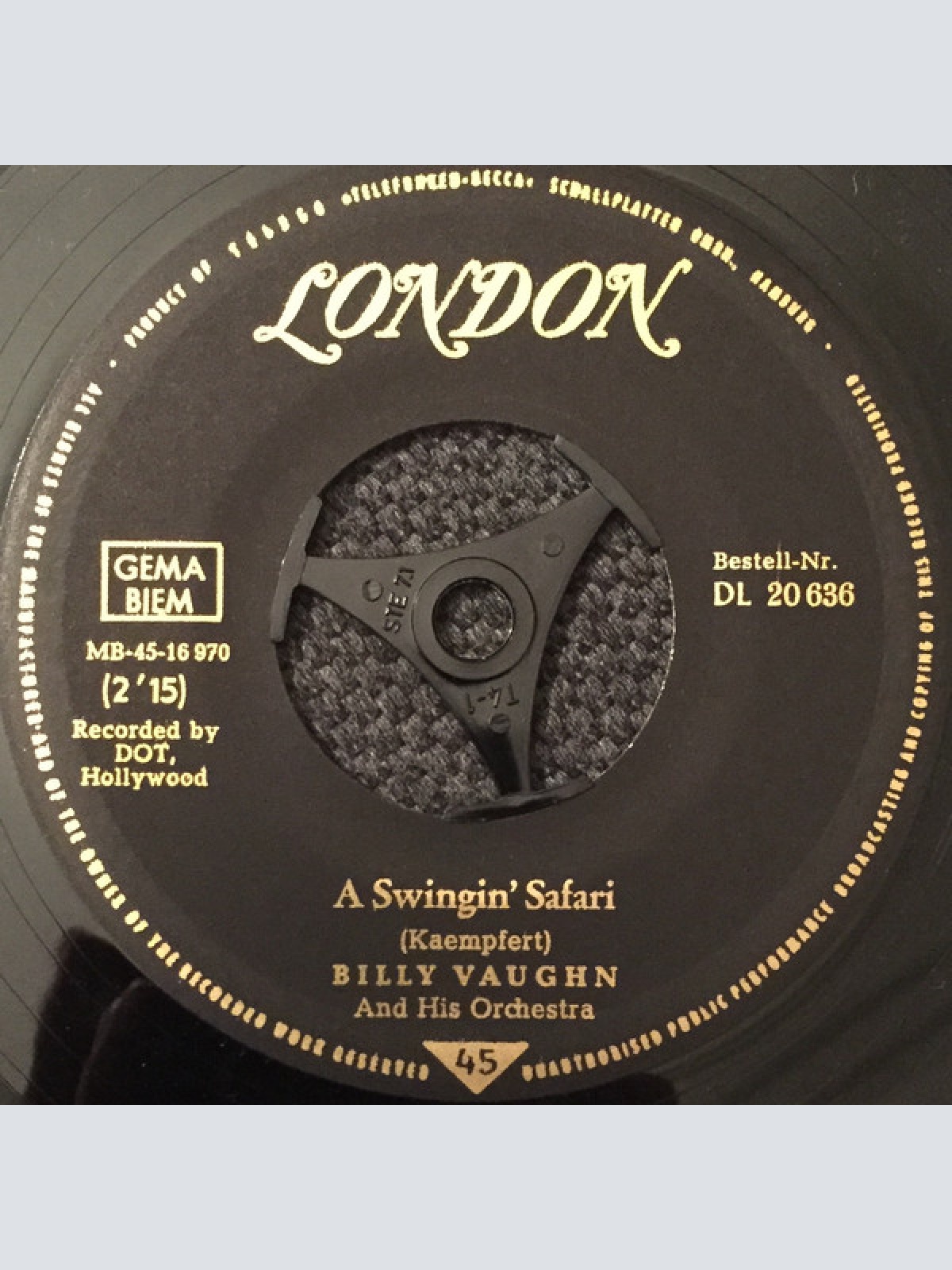 Vinyl / Billy Vaughn And His Orchestra - A Swingin' Safari