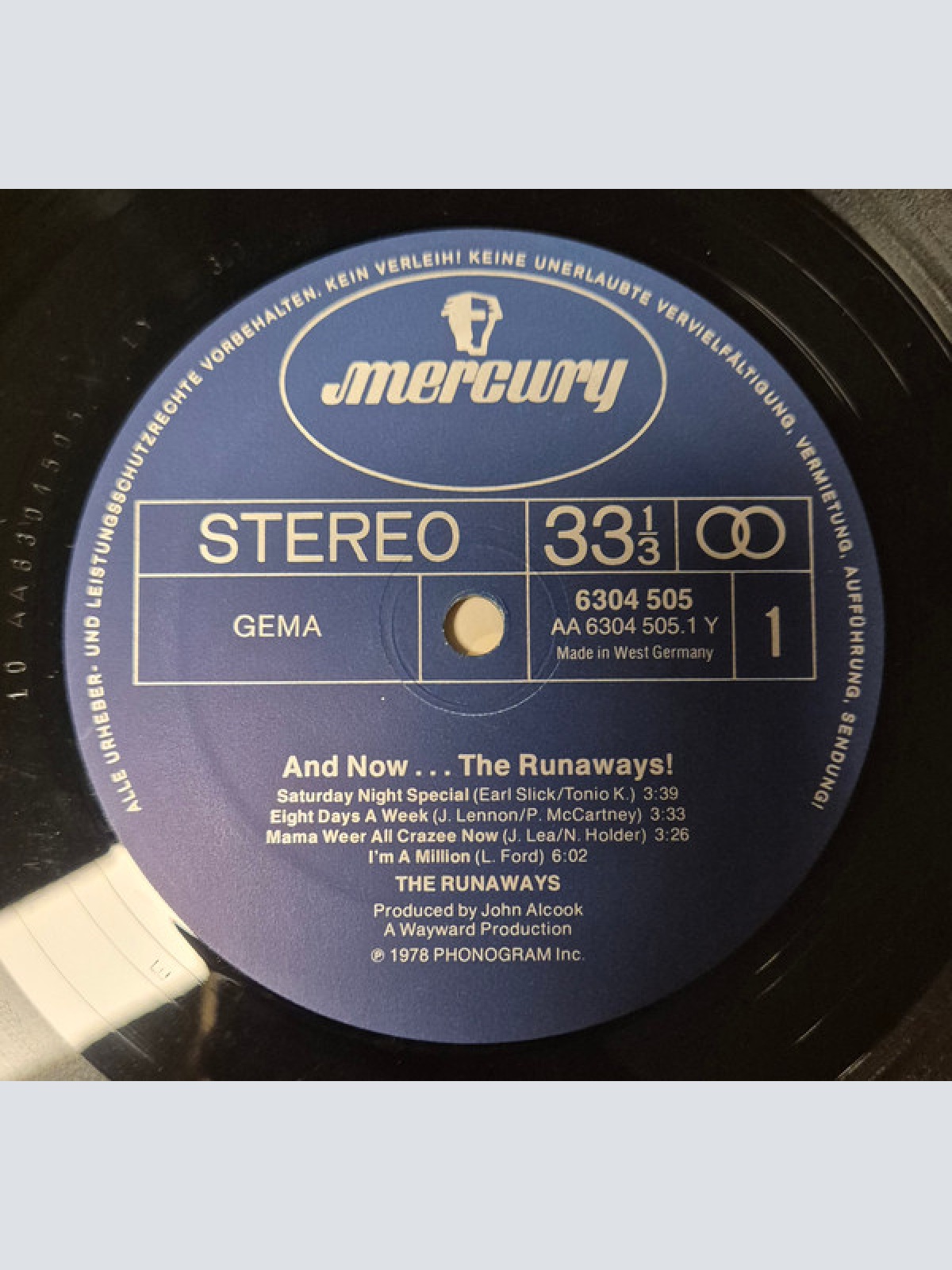 Vinyl / The Runaways - And Now... The Runaways