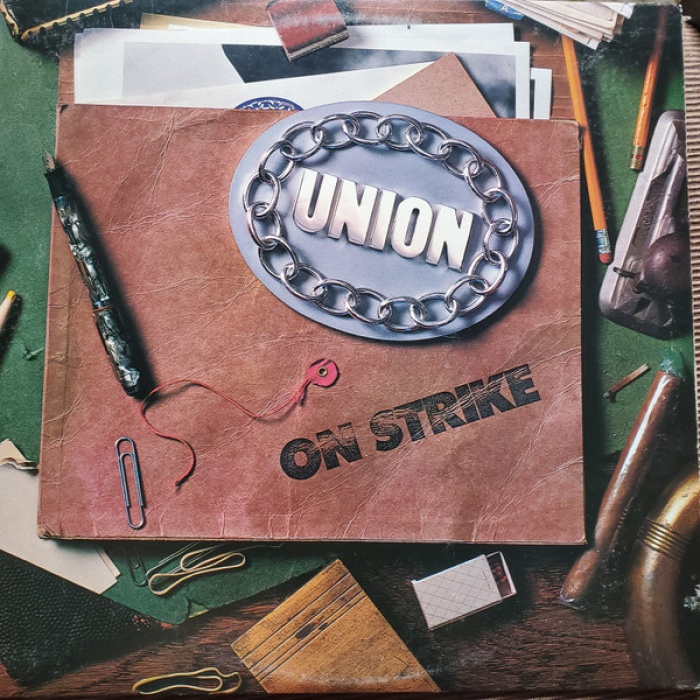 Vinyl / Union (17) - On Strike