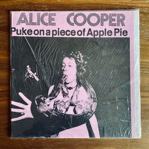 Vinyl / Alice Cooper - Puke On A Piece Of Apple Pie