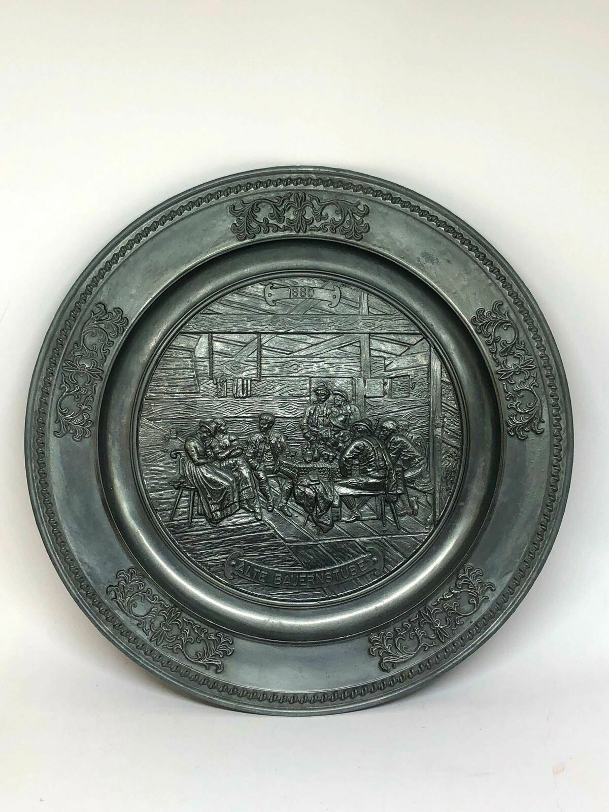Zinnteller Wandteller Bauernstube 1880 Relief 27 cm 600 g alte Zinnmarke 50009