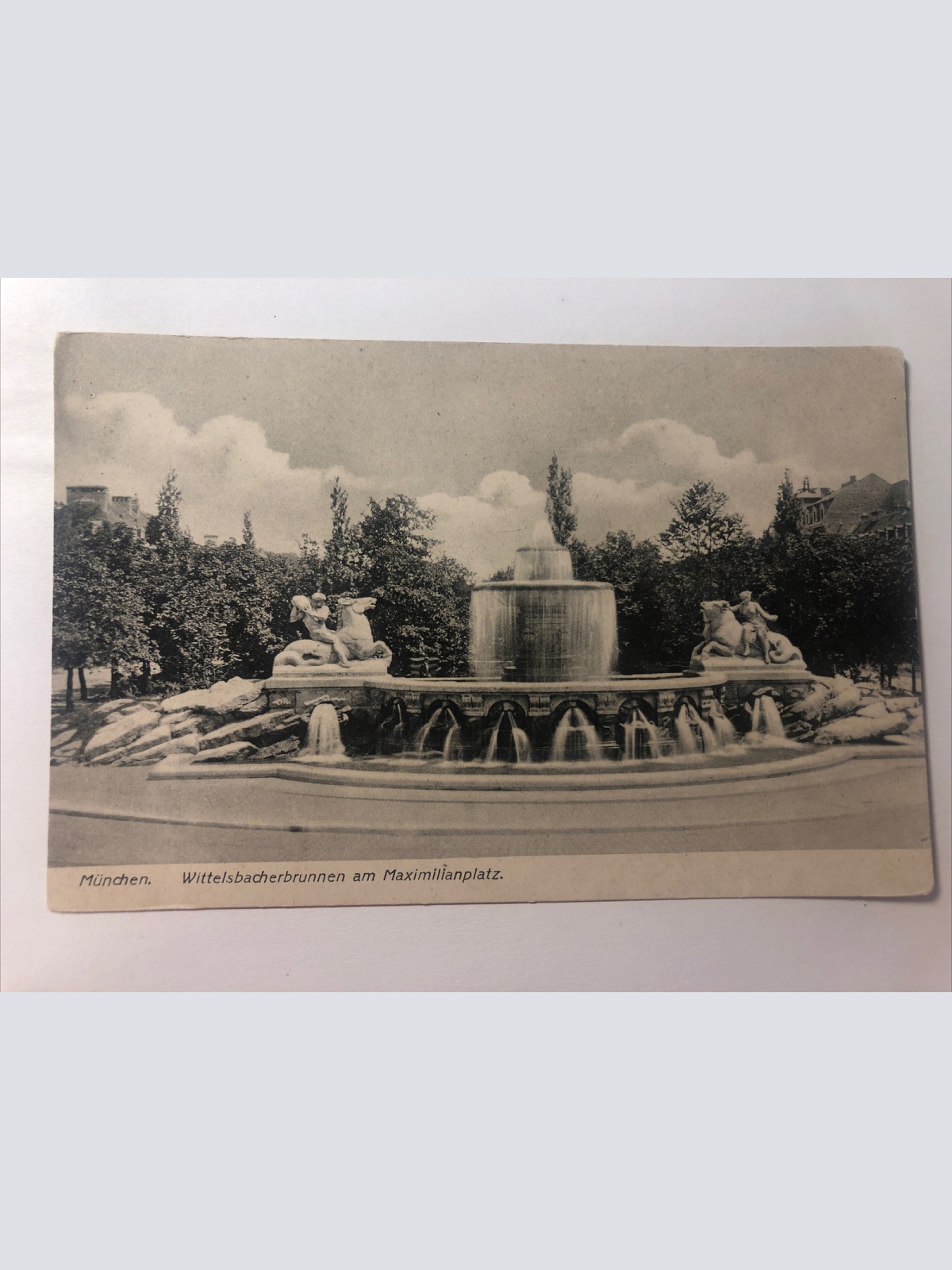 München. Wittelsbacherbrunnen am Maximilianplatz. 20335