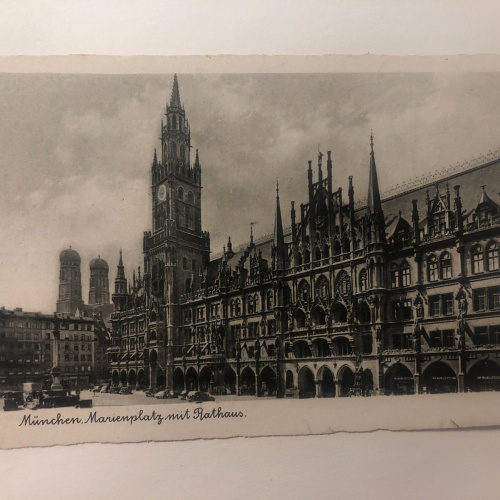 München. Marienplatz mit Rathaus. 20341