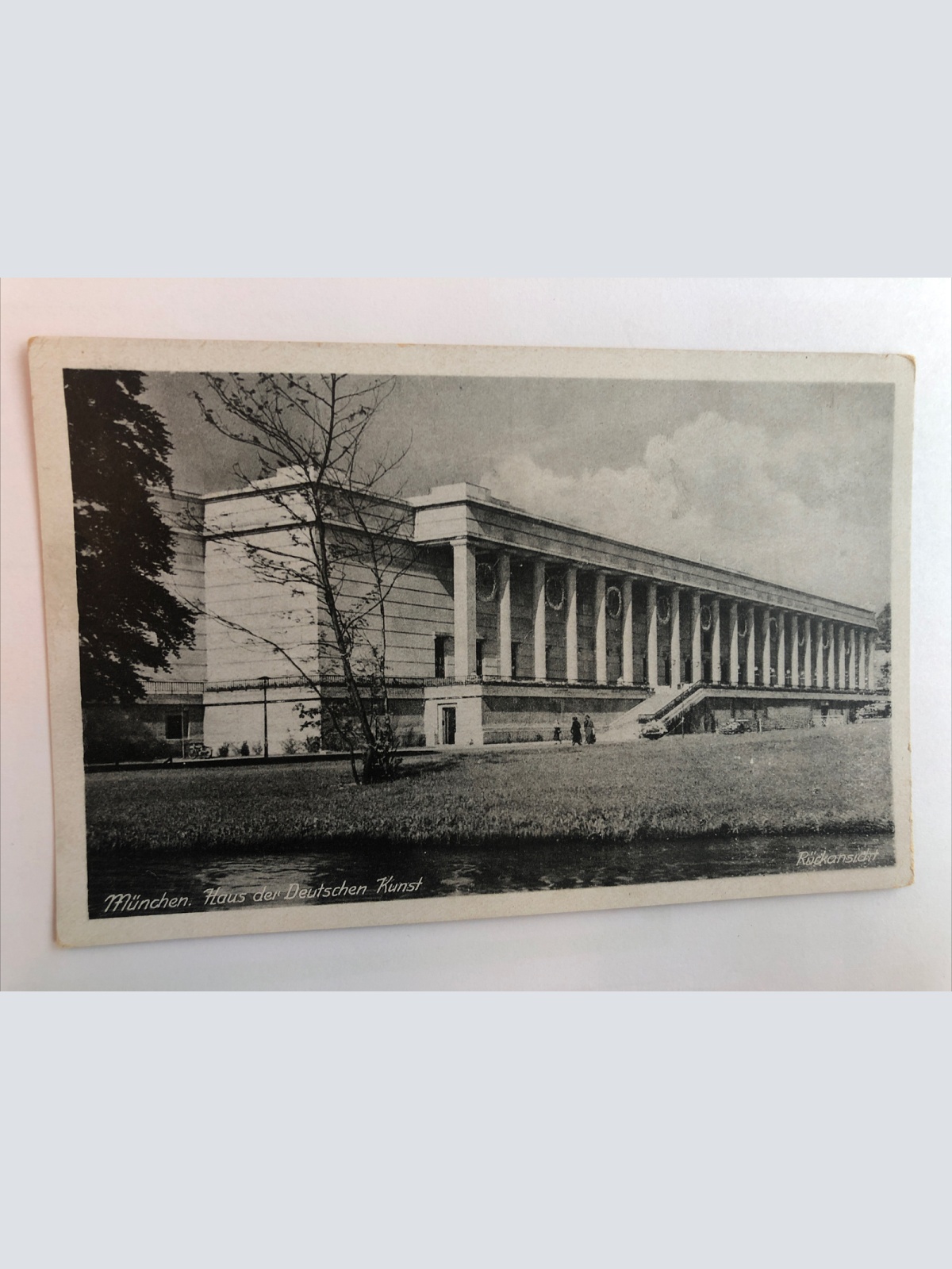 München. Haus der deutschen Kunst (Rückenansicht) 20403