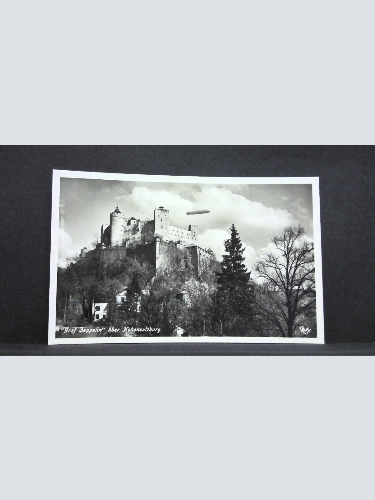 Graf Zeppelin über Festung Hohensalzburg JW 165418