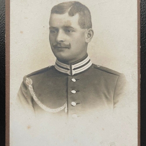 Foto Porträt Soldat Uniform Bart A.Hirrlinger Stuttgart ca.10,4x6,3cm 402432 TH