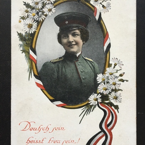 Deutsch sein - Porträt Frau - Uniform Soldaten Militär Krieg 400633 TH