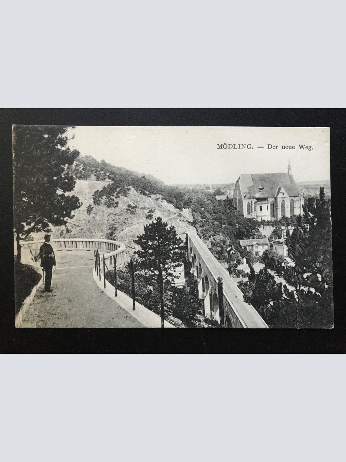 Mödling - Der neue Weg - Blick Stadt Pfarrkirche - Niederösterreich 400694 ShNö