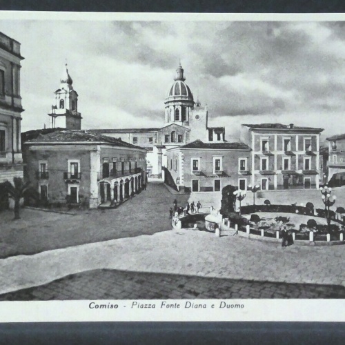 Comiso Piazza Fonte Diana e Duomo JW 402947 F