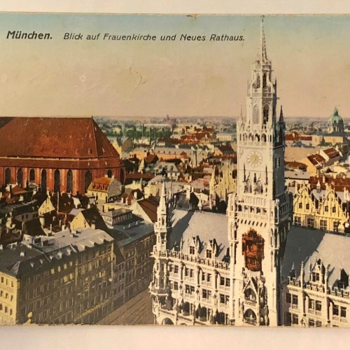 München Blick auf Frauenkirche und Neues Rathaus  82024