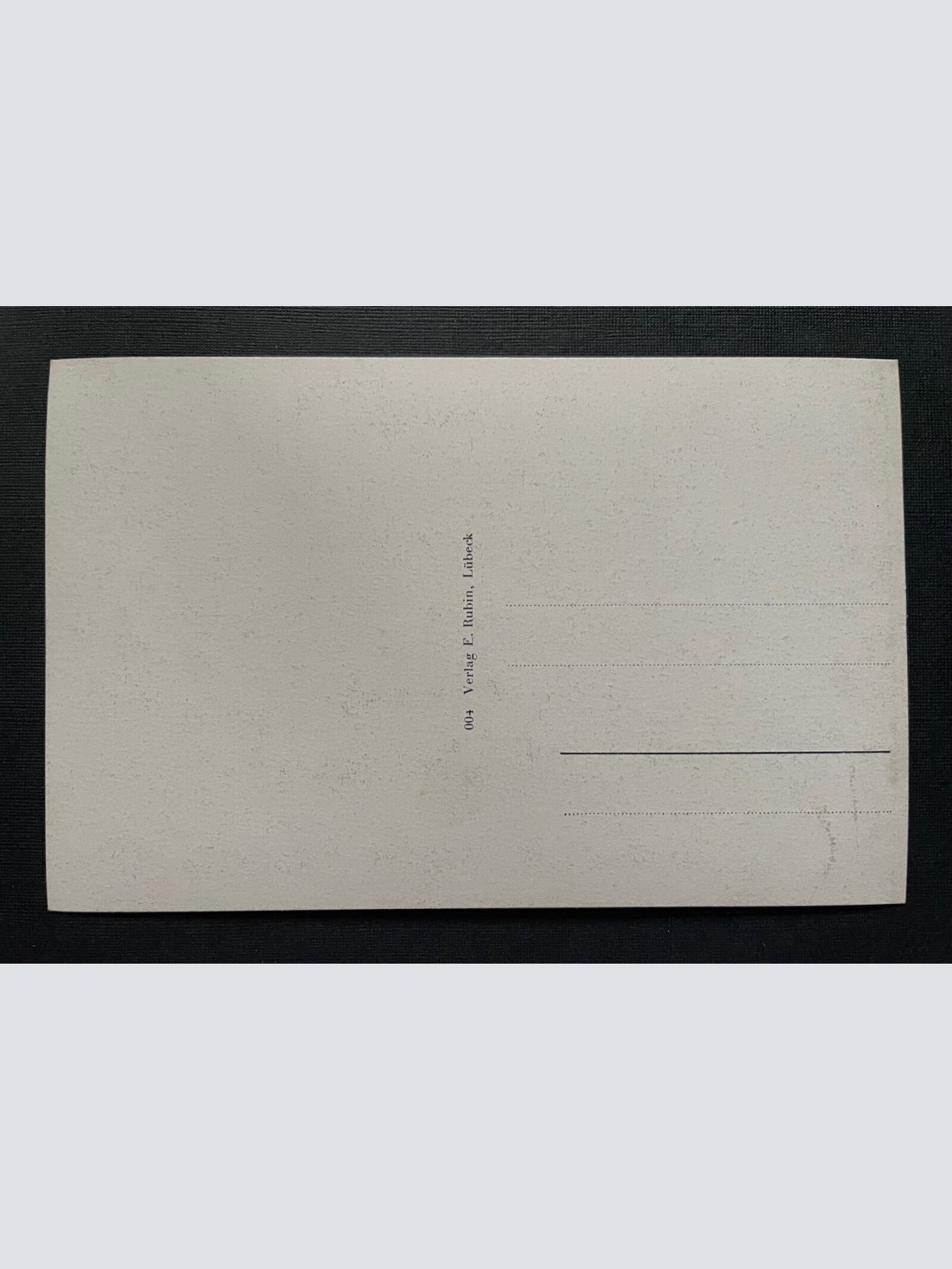 Ostseeheilbad Niendorf Möwe im Flug Welle SchleswigHolstein Deutschland 401086 A