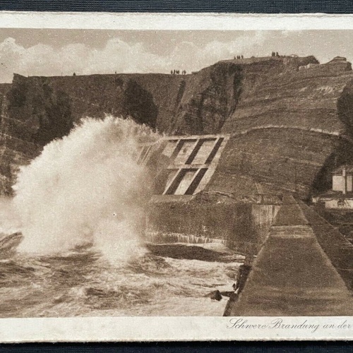 Helgoland Schwere Brandung Hafenmauer Schleswig-Holstein Deutschland 401075 TH A