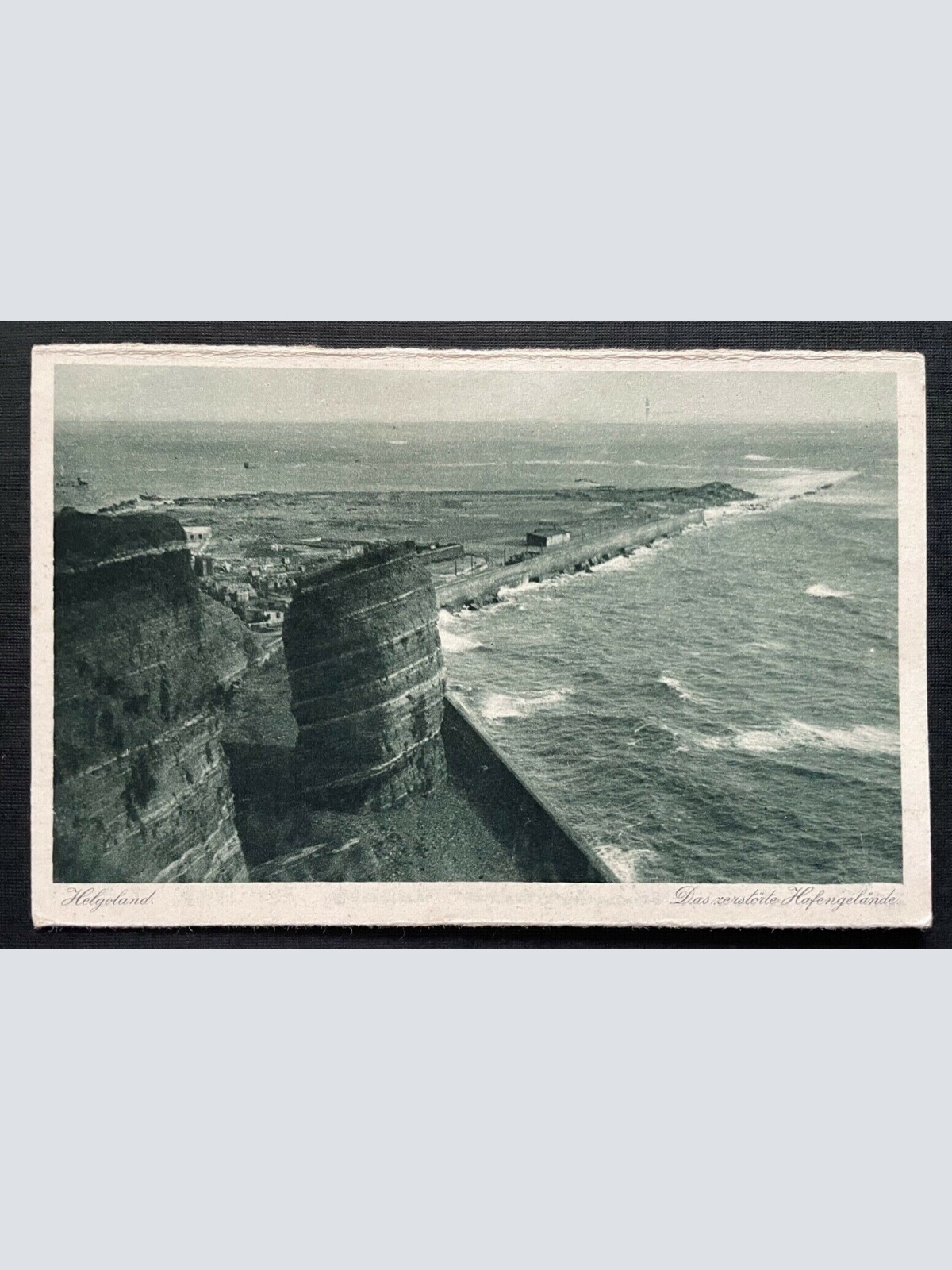 Helgoland Zerstörtes Hafengelände Nordsee SchleswigHolstein Deutschland 401078 A
