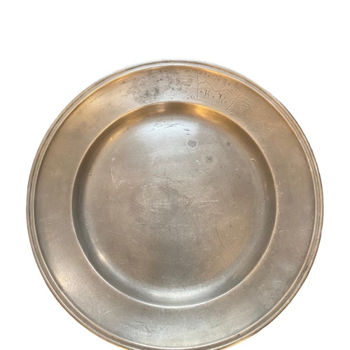 Antiker Zinnteller Zinn Gravur 1782 Initialen KB 3x Gestempelt Zinnengel 39 cm