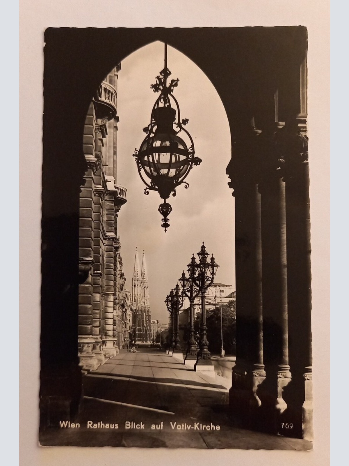 Wien Rathaus Blick auf Votiv Kirche Österreich 600011 D