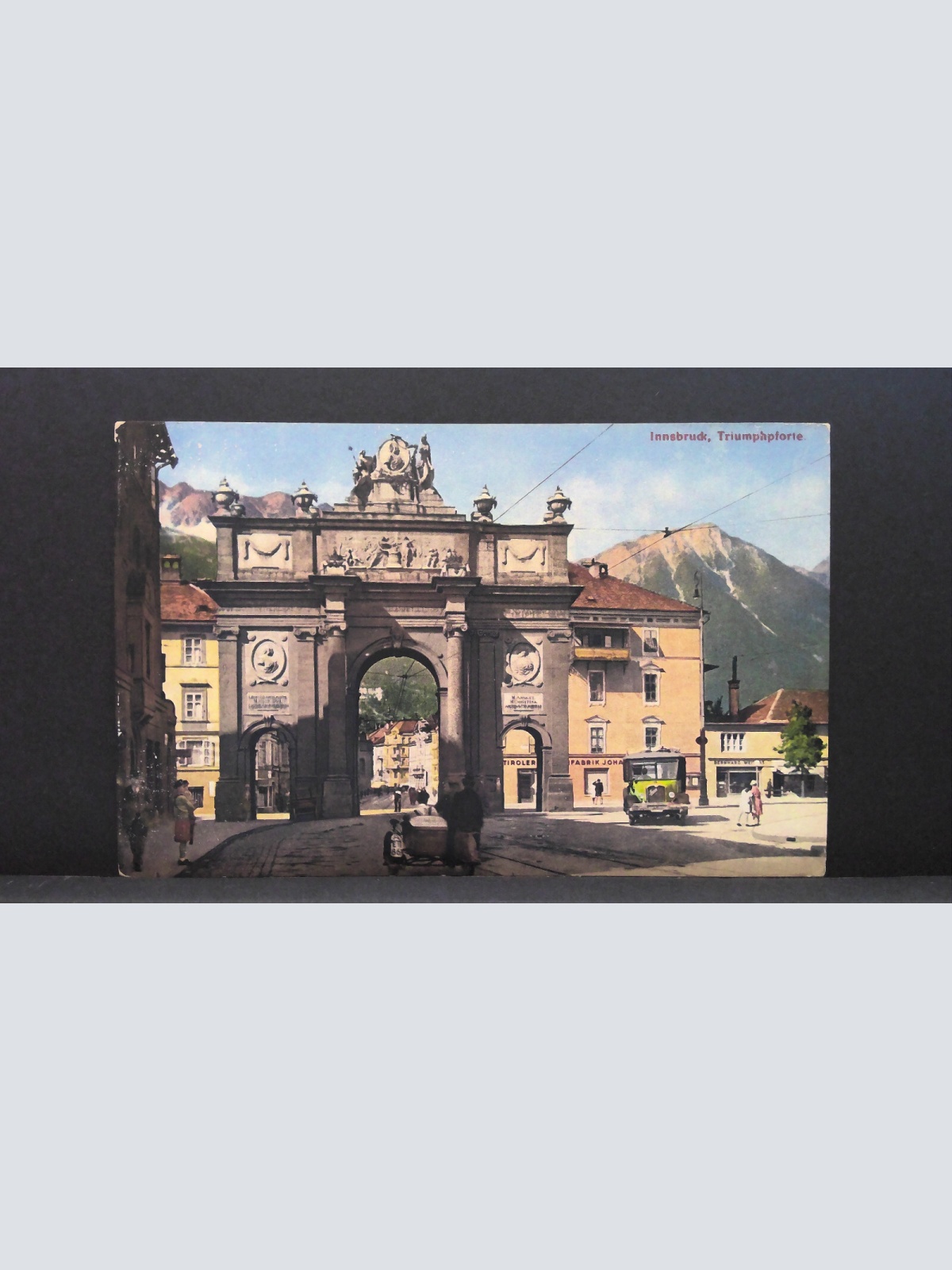 Innsbruck Triumphpforte Straßenbahn Auto JW 650370 C