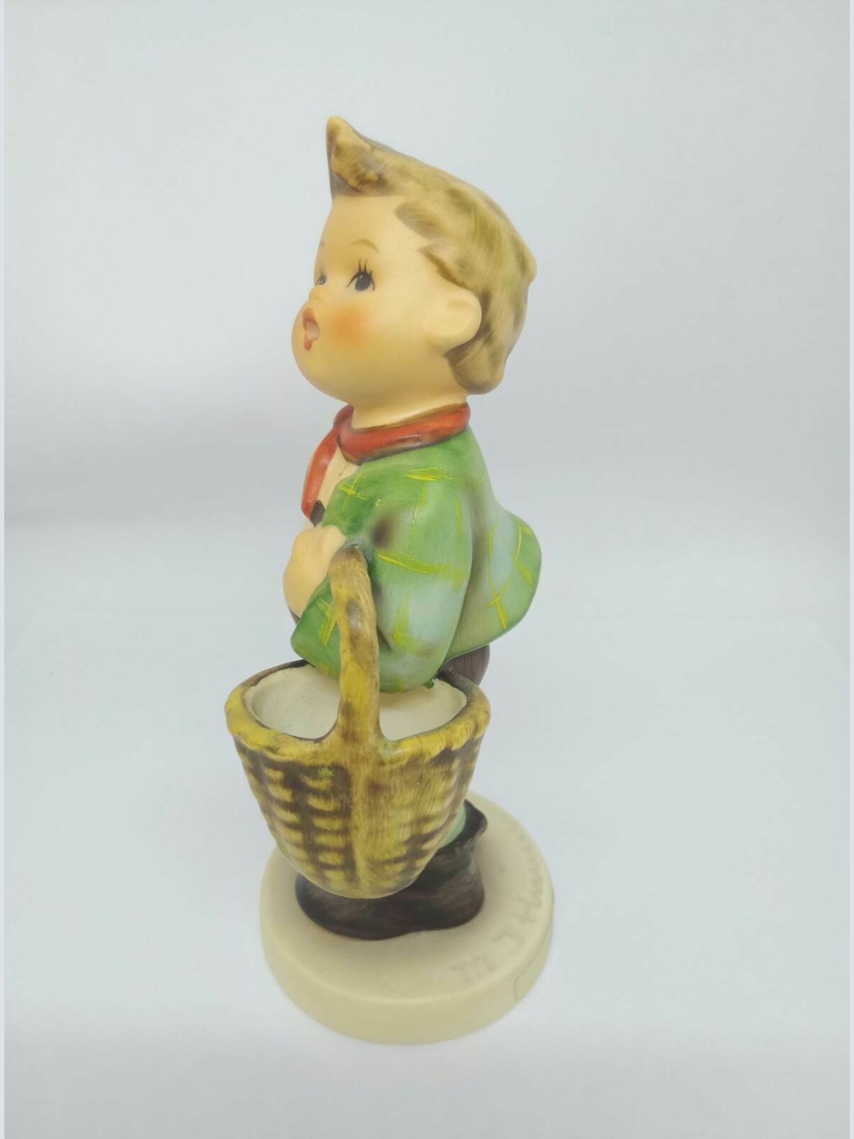 Hummelfigur Dorfbub Modell 51 2/0 13.5cm 50206
