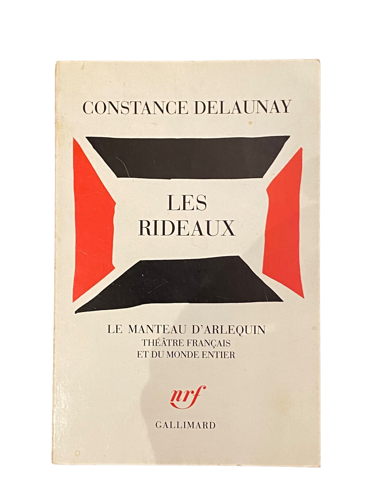 3924 Constance Delaunay LES RIDEAUX Editions Gallimard nrf