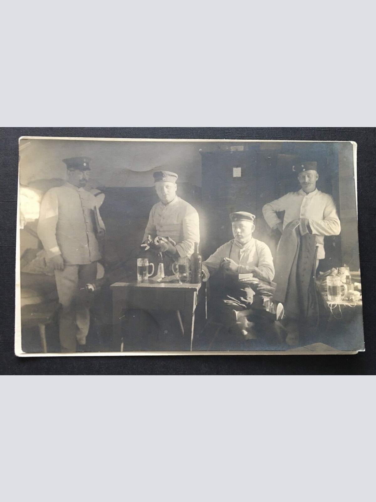 Soldaten Porträt Uniform Bierglas Flasche Bart Militär Krieg 400873 TH