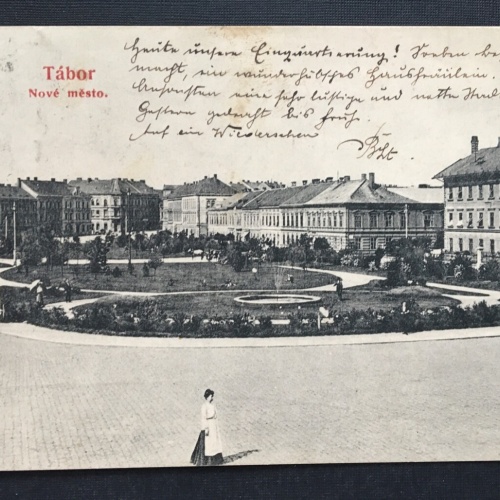 Tabor Nove Mesto Neue Stadt Park Brunnen Spaziergänger Frau Tschechien 400888 A