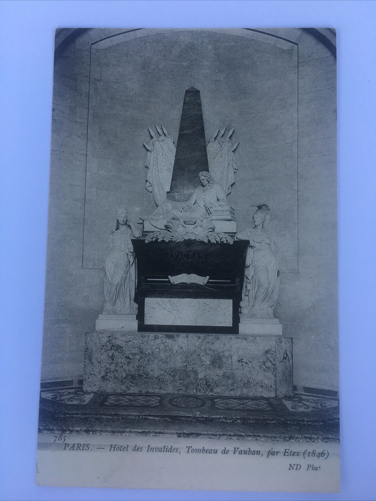 Paris Hotel de Invalides. 659.