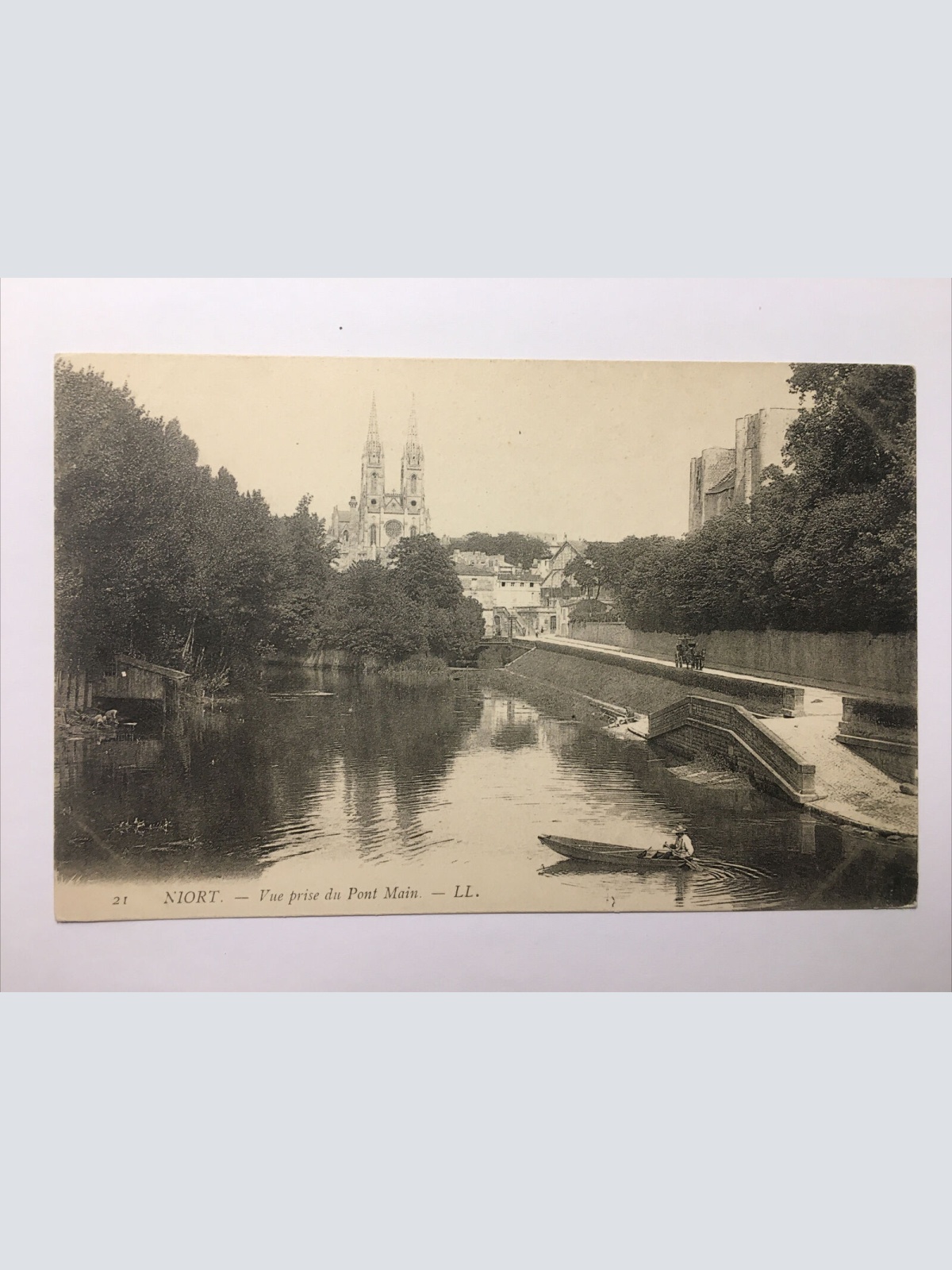 Paris Niorr- Vue prise du Pont Main. 653
