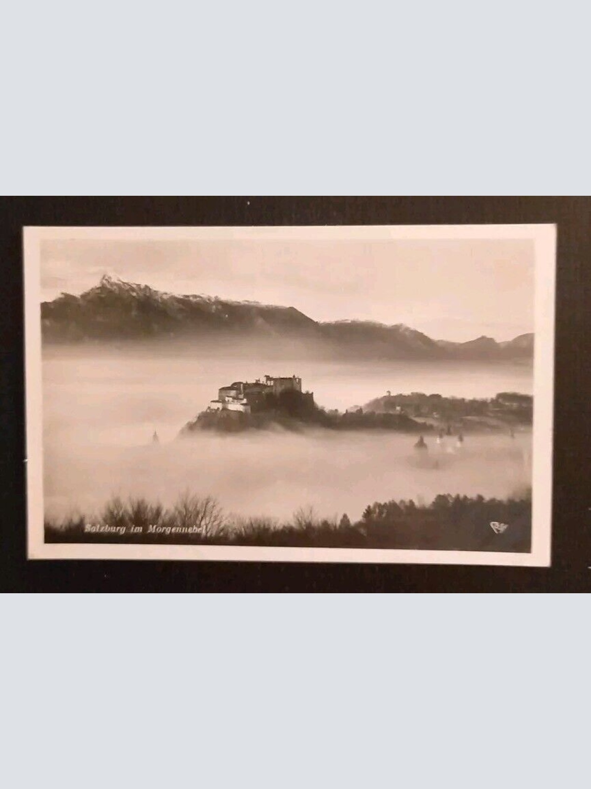 Salzburg Festung Im Morgennebel 600645A gr K