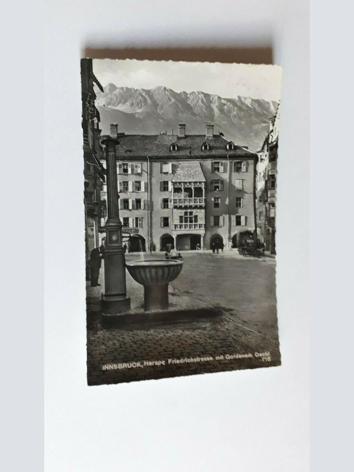 Innsbruck, Herzog Friedrichstrasse mit Goldenem Dachl 11131