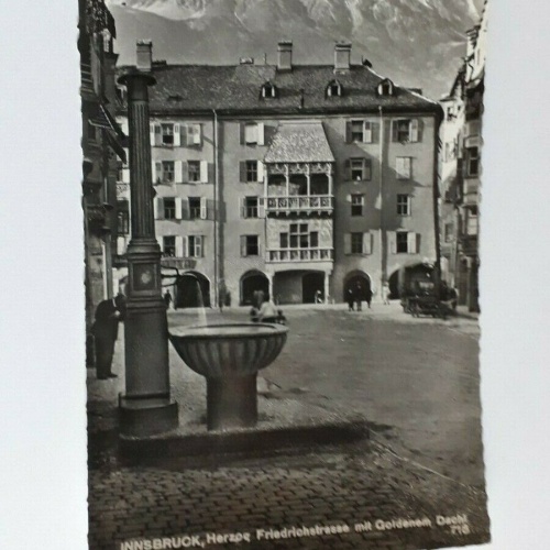 Innsbruck, Herzog Friedrichstrasse mit Goldenem Dachl 11131