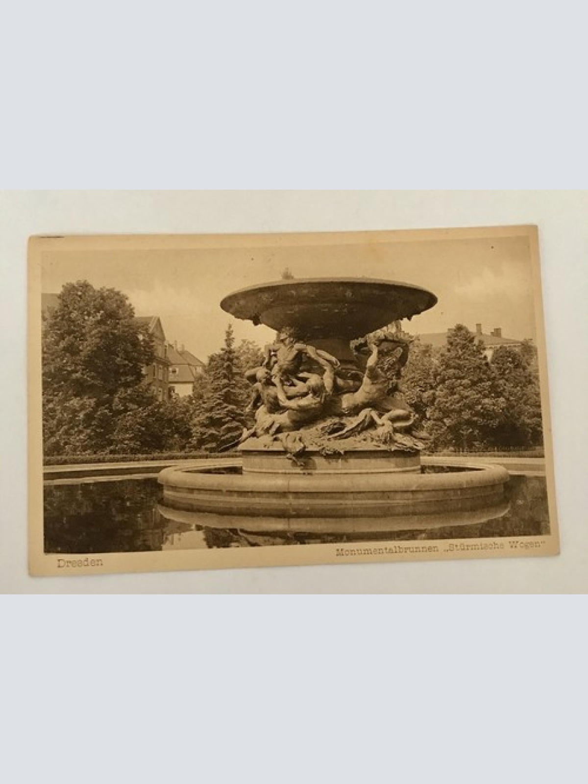 AK, Dresden, Monumentalbrunnen, Stürmische Wogen, Denkmal (20029 BW)