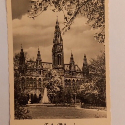 Frohe Ostern Wien Rathaus 600575A gr