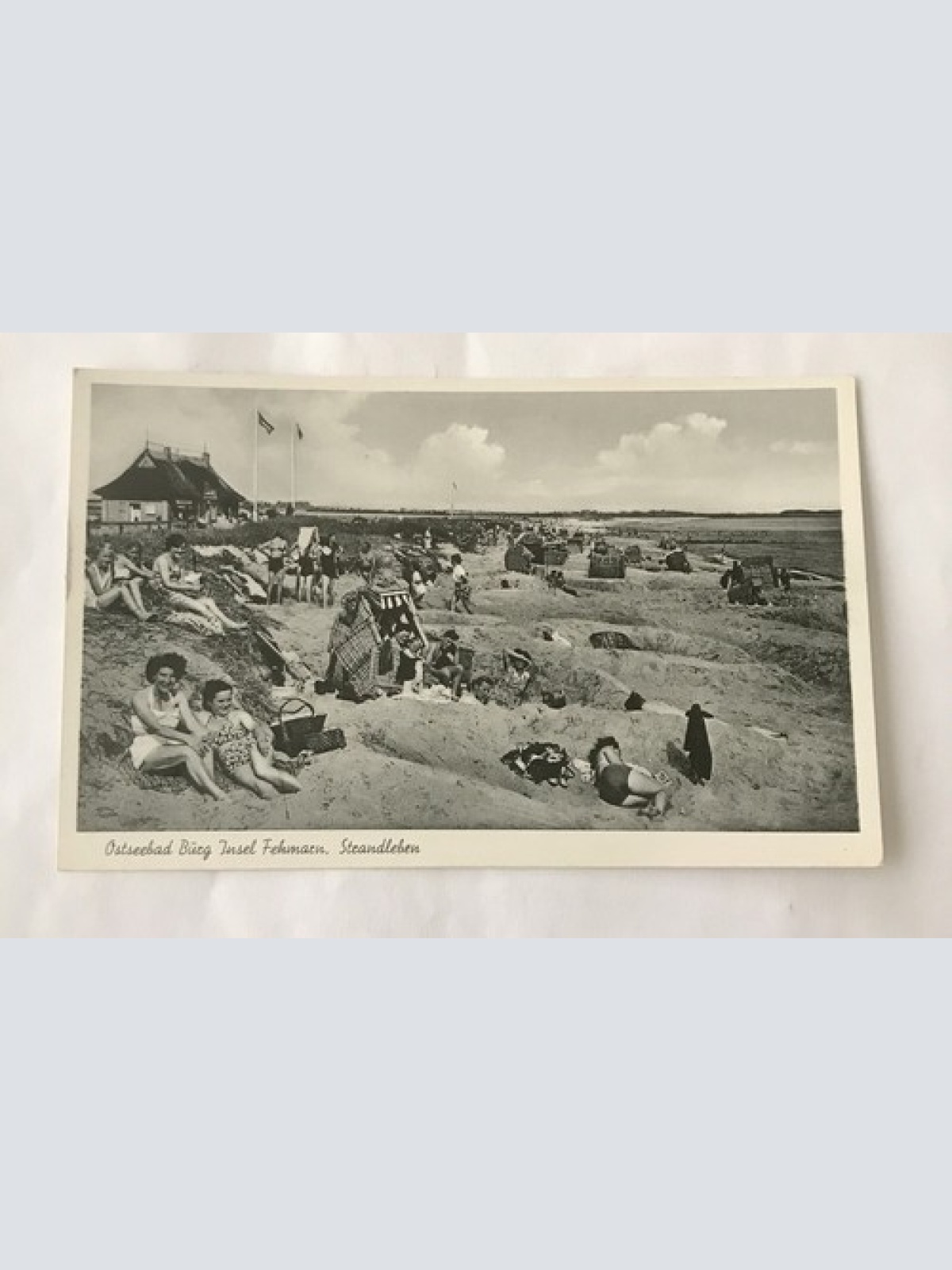 AK, Ostsee, Insel Fehrmann, Badegäste, Strandleben (110307 BW)