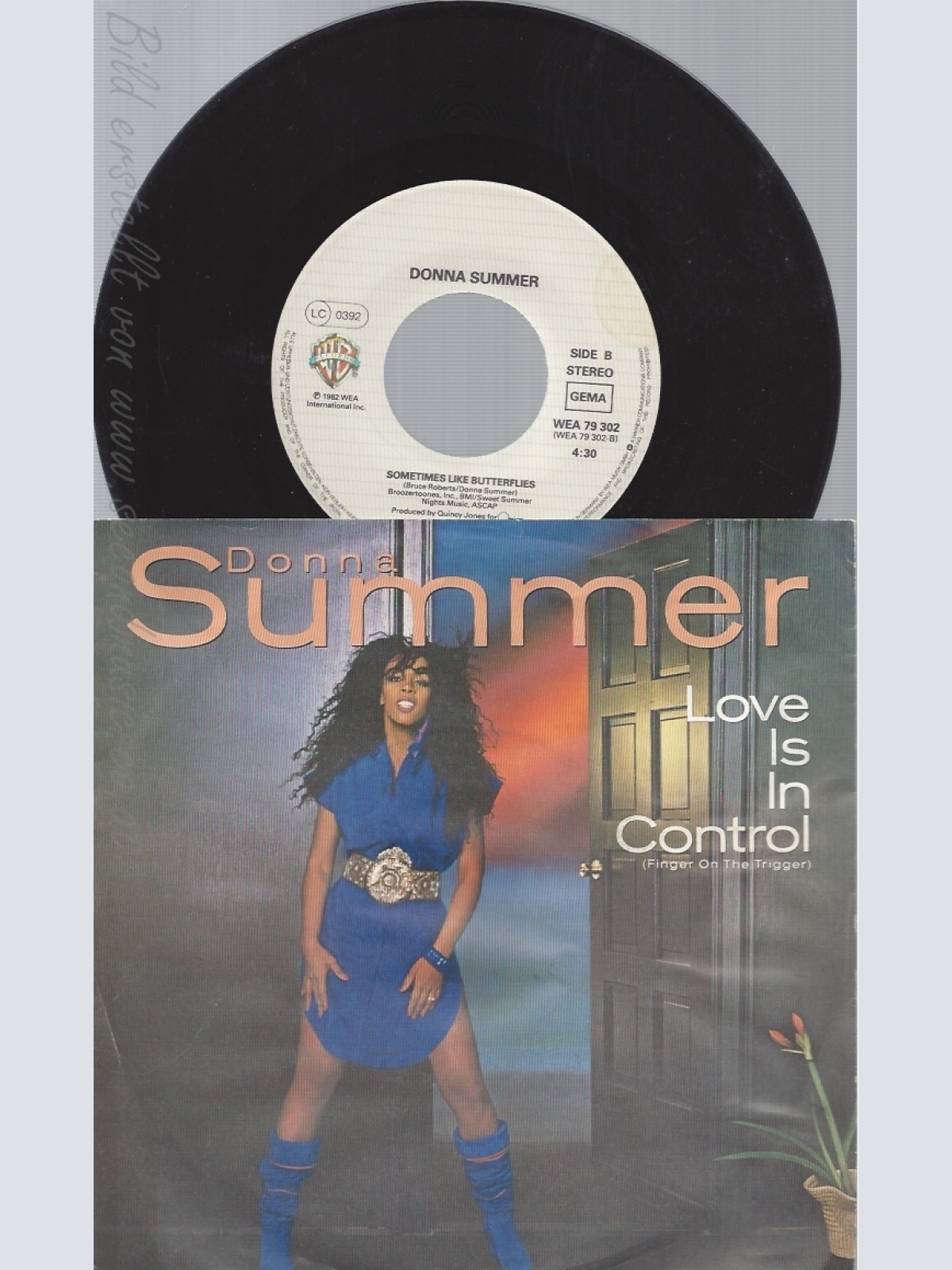 7" DONNA SUMMER-- LOVE IS IN CONTROL