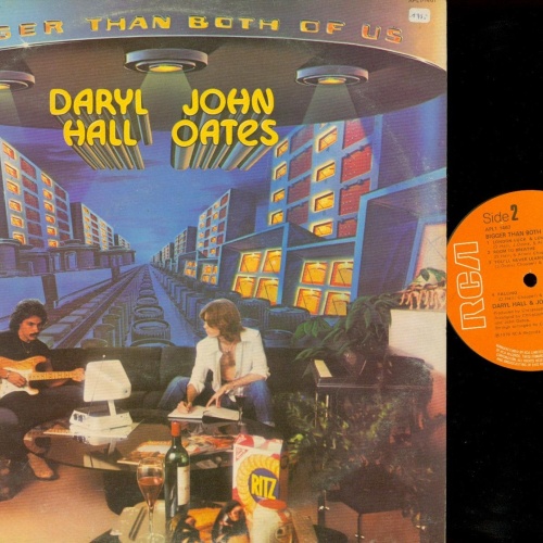 LP--DARYL HALL & JOAN OATES--BIGGER THAN BOTH OF US