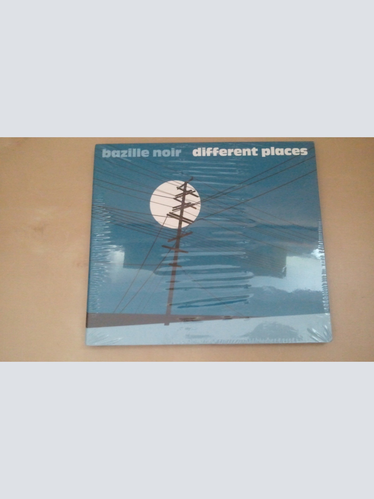 CD--BAZILLE NOIR--DIFFERENT PLACES--NEU --OVP---ALBUM