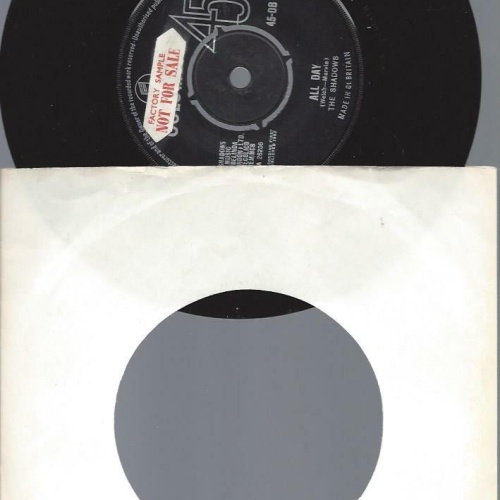 7"    The Shadows – Dance On !