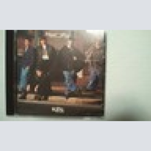 CD--NEW KIDS ON THE BLOCK -NKOTB-- HITS--ALBUM