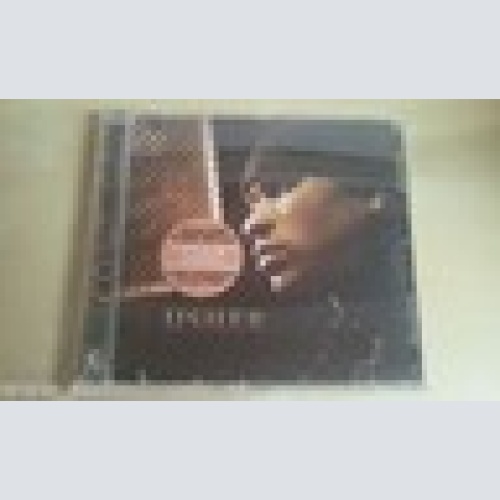 CD--USHER--CONFESSIONS--DIFFRENT COVER ---ALBUM