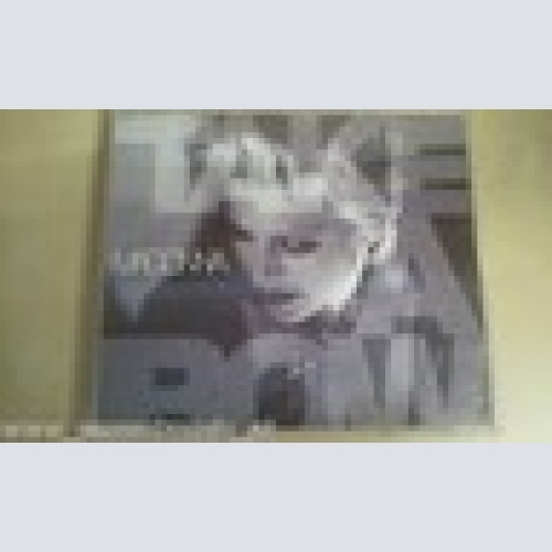 MAXI --MADONNA--TAKE A BOW --3 TRACKS