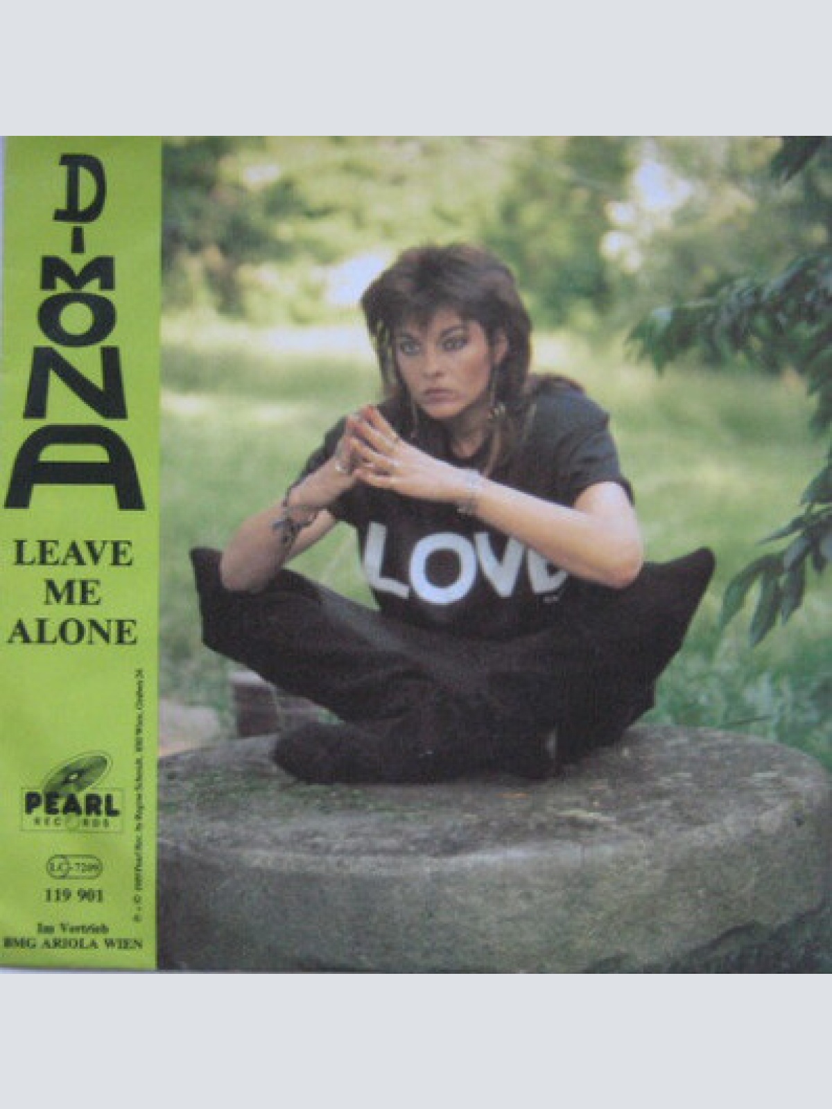 7", Single D-Mona - Leave Me Alone