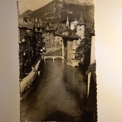 Annecy Canaux et vieux Quartiers 140379 GR