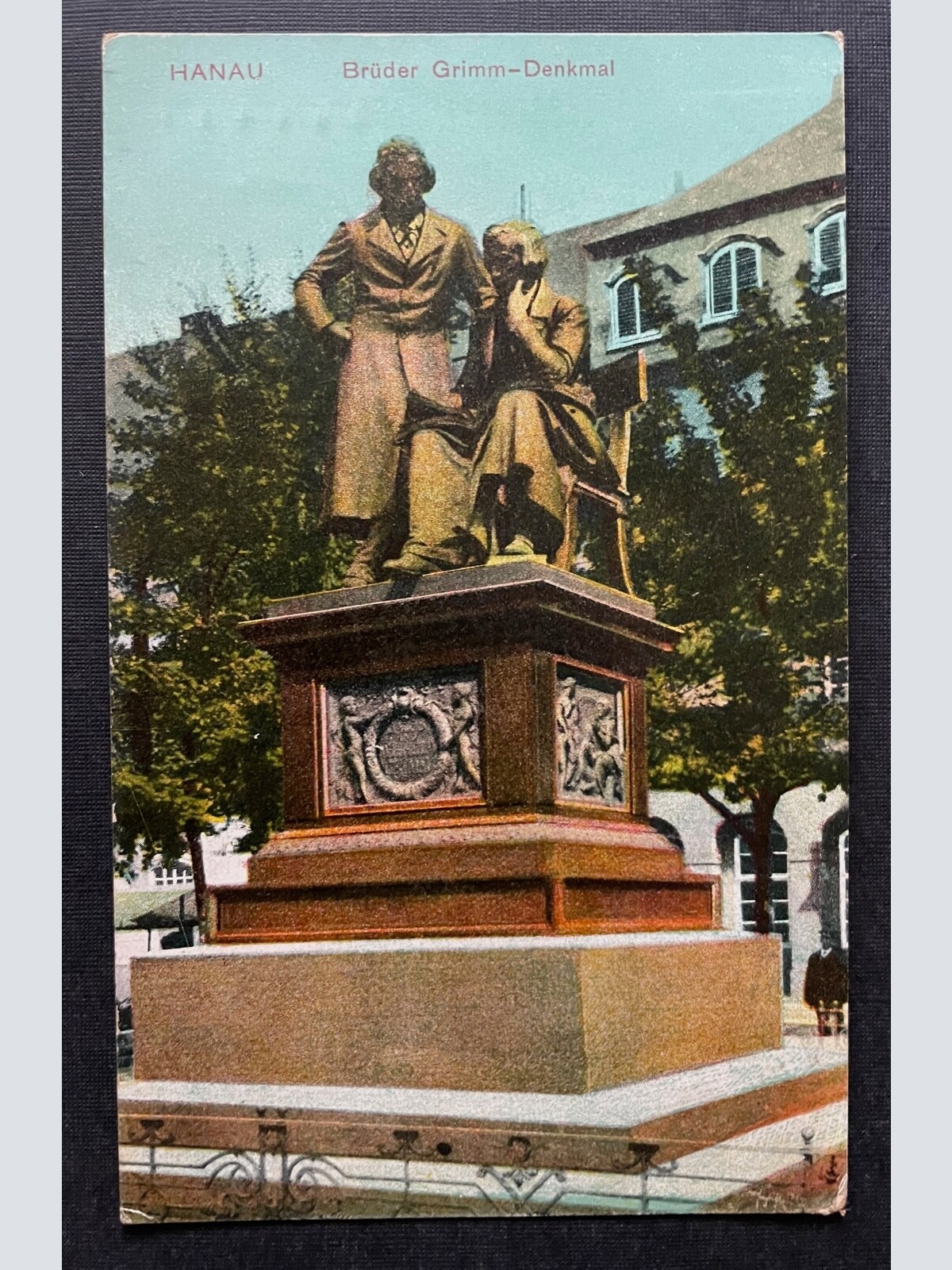 Hanau Brüder Grimm National Denkmal Doppel Statue Hessen Deutschland 400456 TH F