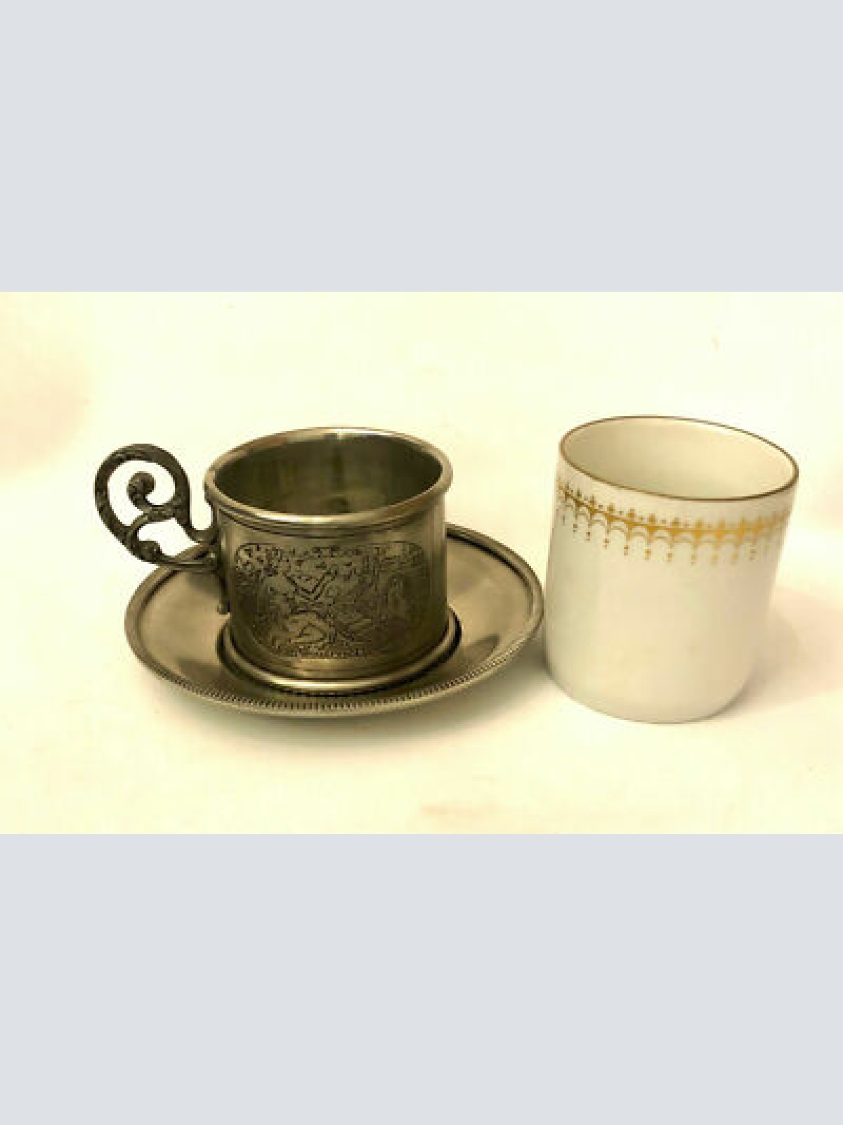 Mocca Tasse Kronester Porzelan Bavaria mit Fassung und Untertasse aus Zinn190033