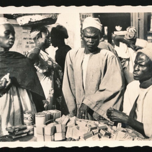 AK aus Dakar am Markt Au marche Kermel (672)